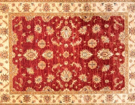 שטיח זיגלר אדום במסגרת בהירה