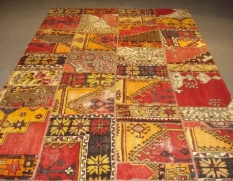 שטיח טלאים אדום צהוב